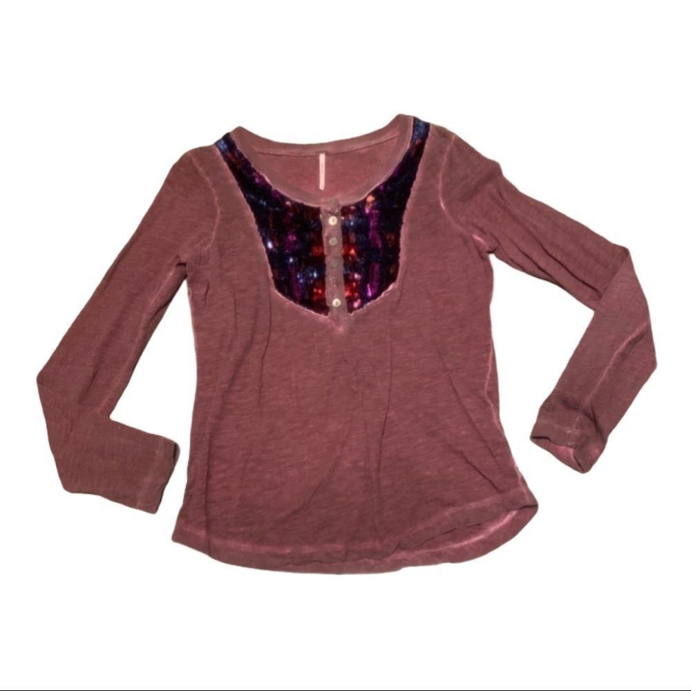 FREE PEOPLE Long sleeve T  Size SMALL.